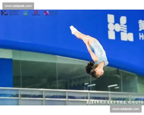 三跳比赛精彩回顾：运动员突破自我刷新纪录展现卓越竞技水平